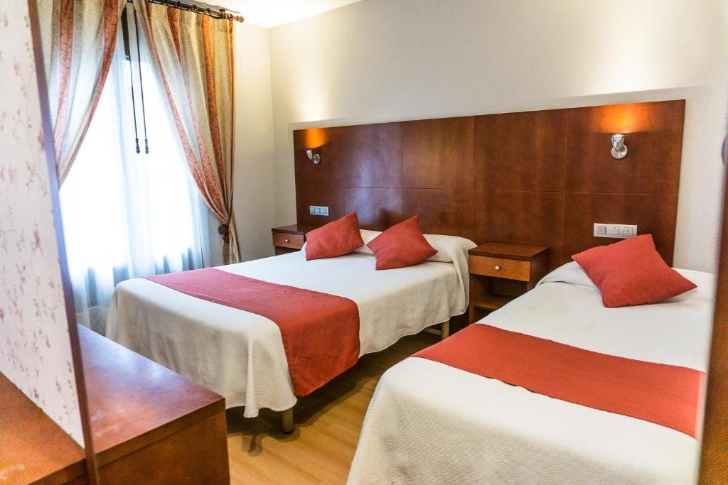 Standard Triple room Hotel Jaqués