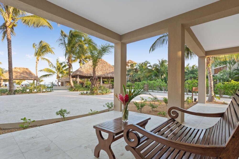 Двухместный номер Deluxe с видом на бассейн Sirenian Bay Resort -Villas & All Inclusive Bungalows
