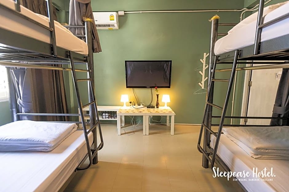 Четырёхместный номер Economy Sleepcase Hostel