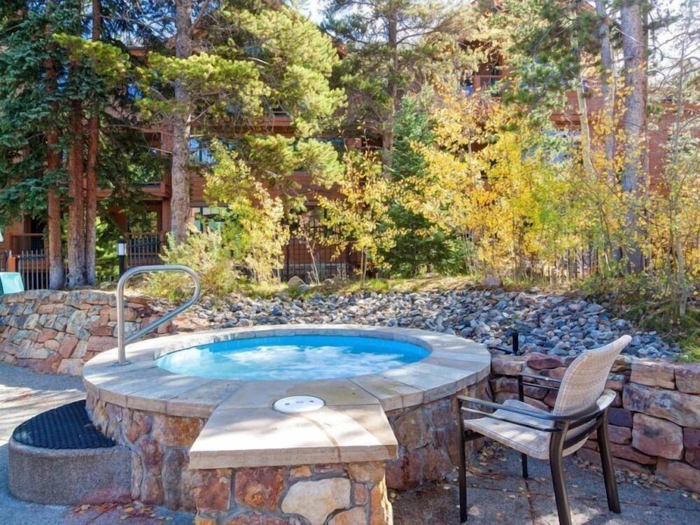 Standard room Luxury 2 Bedroom Mountain Vacation Rental in Breckenridge With Access to a Hot Tub and Heated Garage Parking