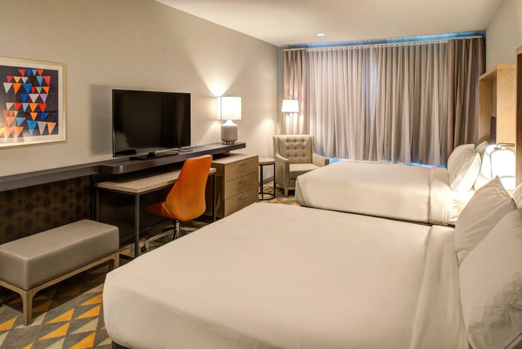 Четырёхместный номер Standard Holiday Inn Hotel & Suites - Houston West - Katy Mills, an IHG Hotel