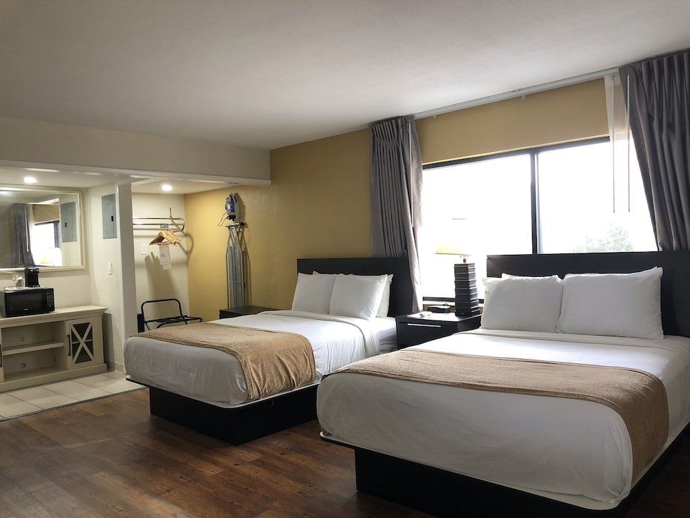 Comfort room Ocean Reef Hotel