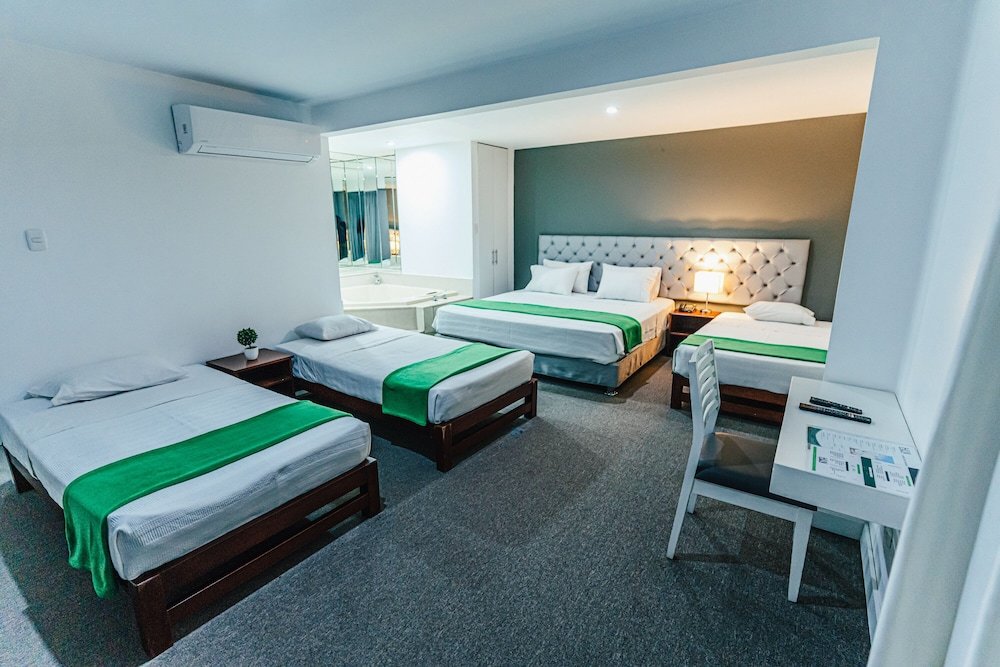 Standard quintuple chambre Hotel Hacienda Lima Norte