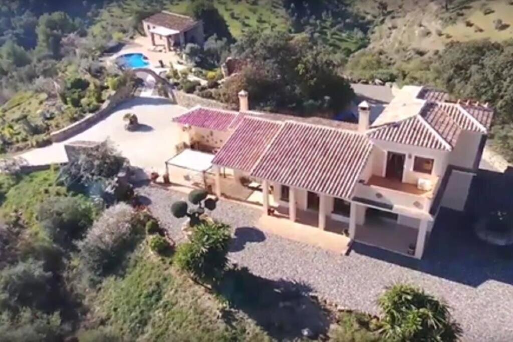 Villa Villa & Poolhouse with Private Pool 360 degrees view 'Spinola' in pure nature