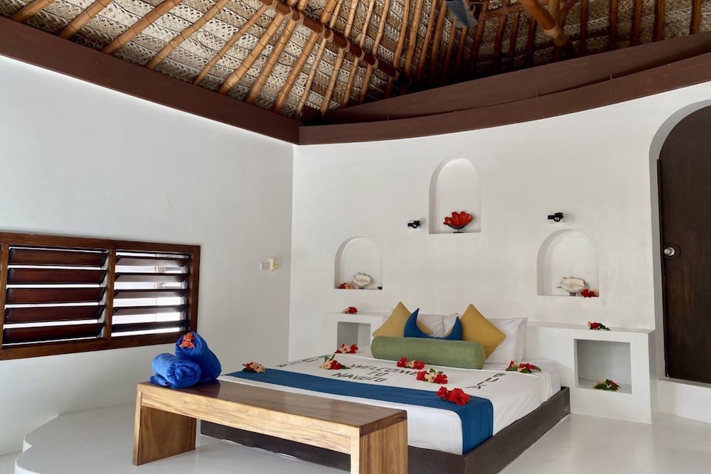 2 Bedrooms Bure beachfront Navutu Stars Resort