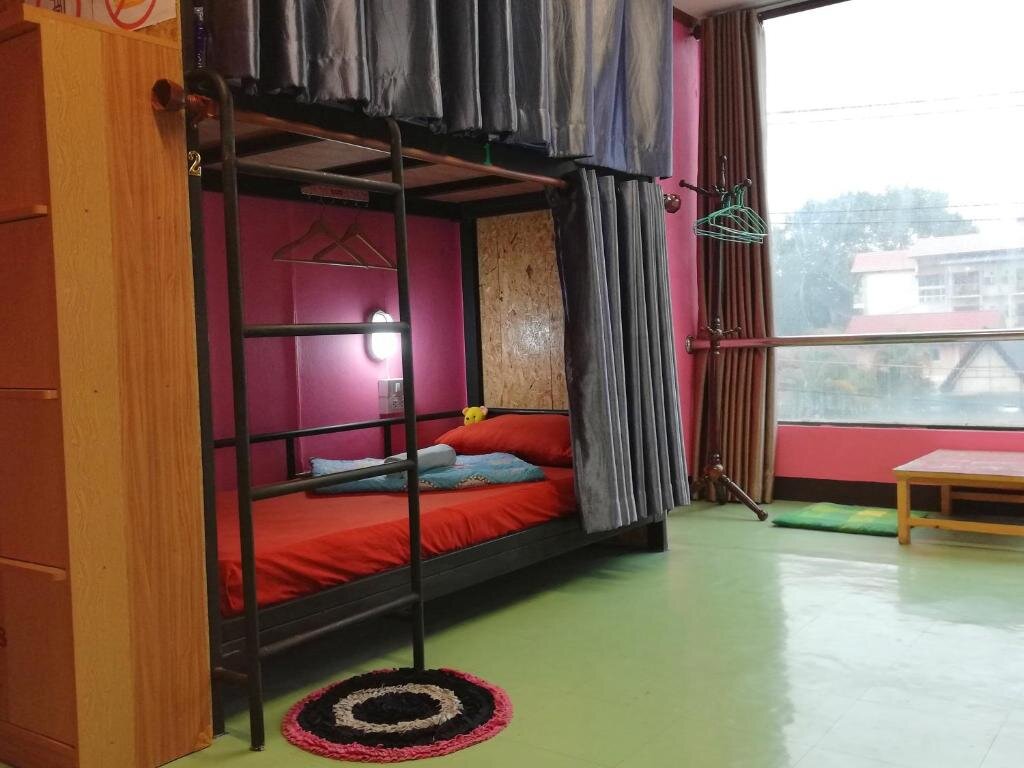Кровать в общем номере (женский номер) Chiang Mai Panda Hostel