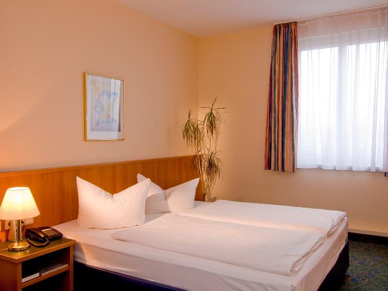 Standard Einzel Zimmer ACHAT Hotel Chemnitz