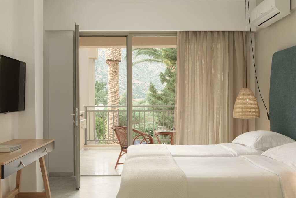 Superior room with mountain view Paralos Irini Mare