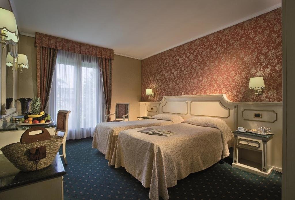 Standard Dreier Zimmer Palace Hotel Meggiorato