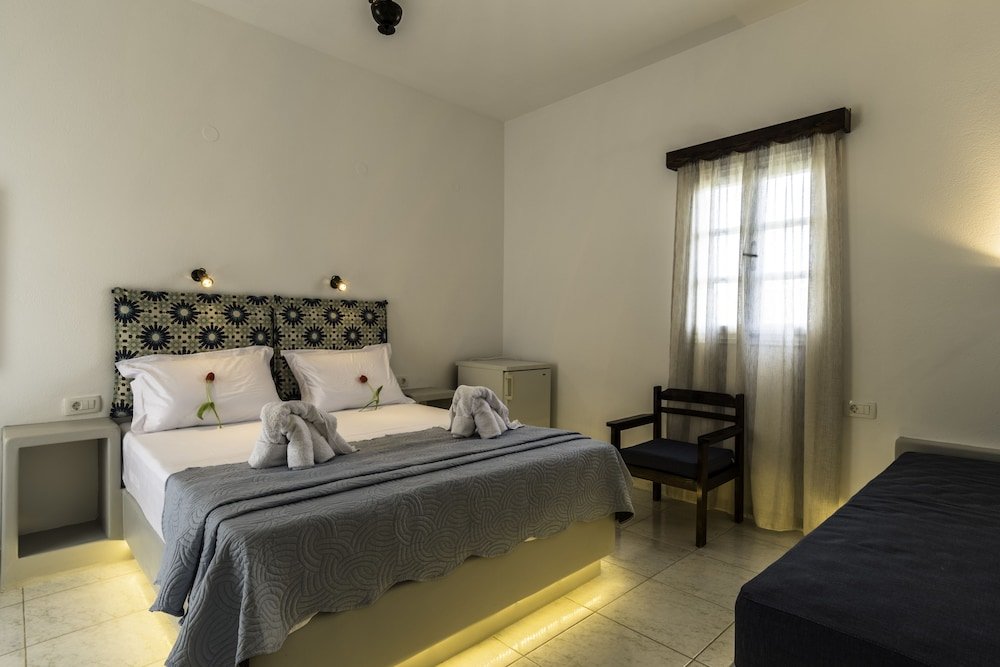 Confort triple chambre avec balcon Villa Kalamia Dolphins