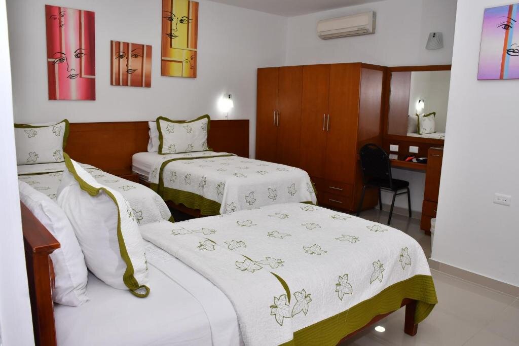 Трёхместный номер Standard Hotel B`Quin Plaza Cúcuta