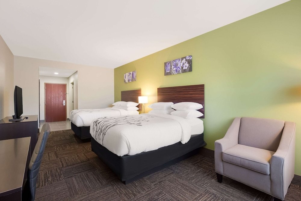Четырёхместный номер Standard Sleep Inn & Suites North Mobile Saraland