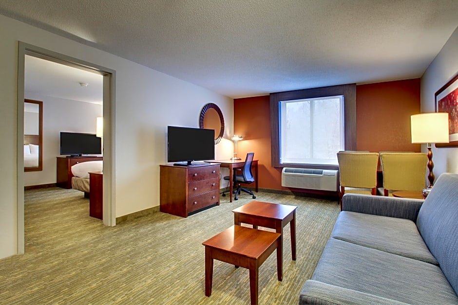 Люкс Standard Holiday Inn Express & Suites - Lincoln East - White Mountains, an IHG Hotel
