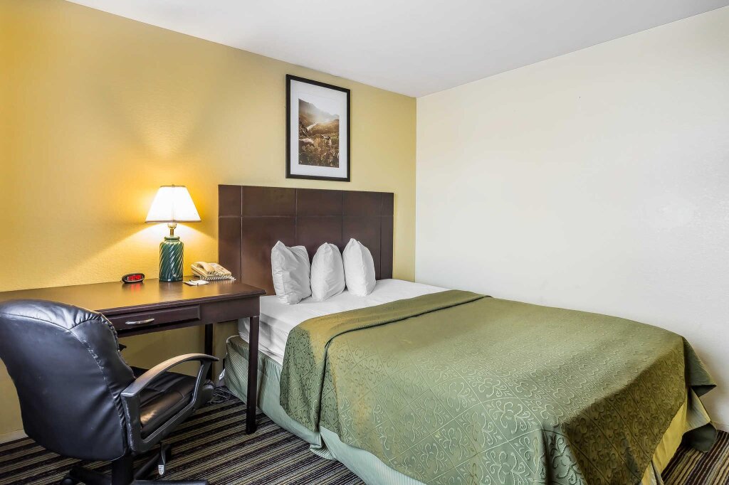 1 Bedroom Standard room Quality Inn Clovis