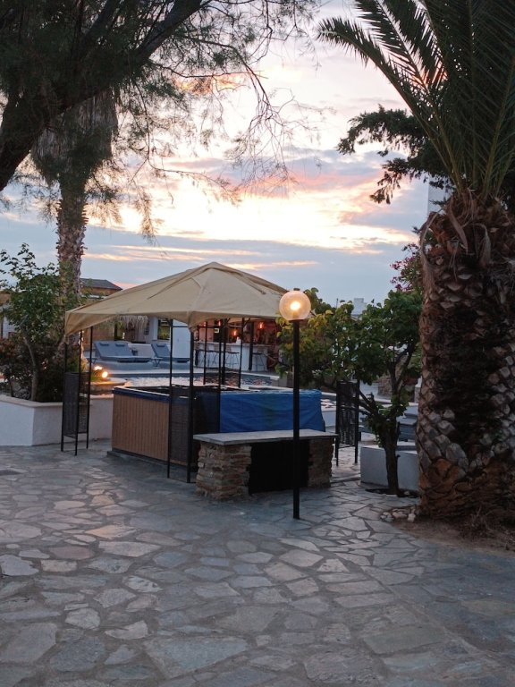 Трёхместный номер Standard с балконом Naxos Summerland resort