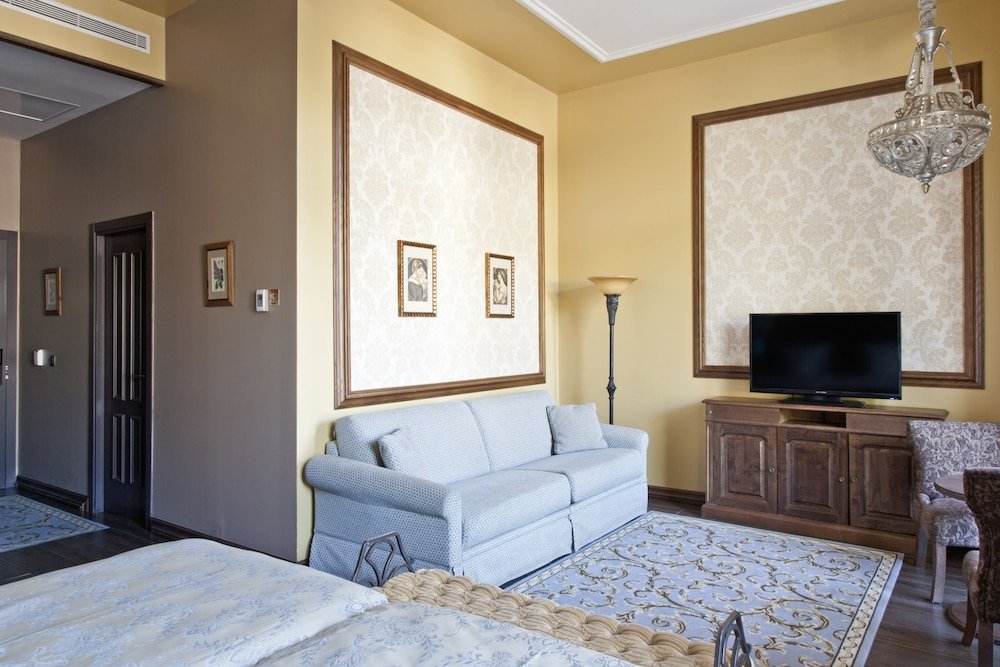 Deluxe room PortAventura Hotel Mansion De Lucy