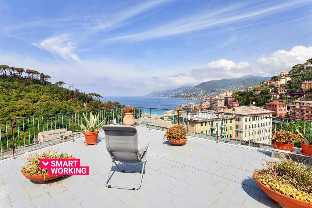 Апартаменты Stunning sea View Apartment With Terrace in Camogl