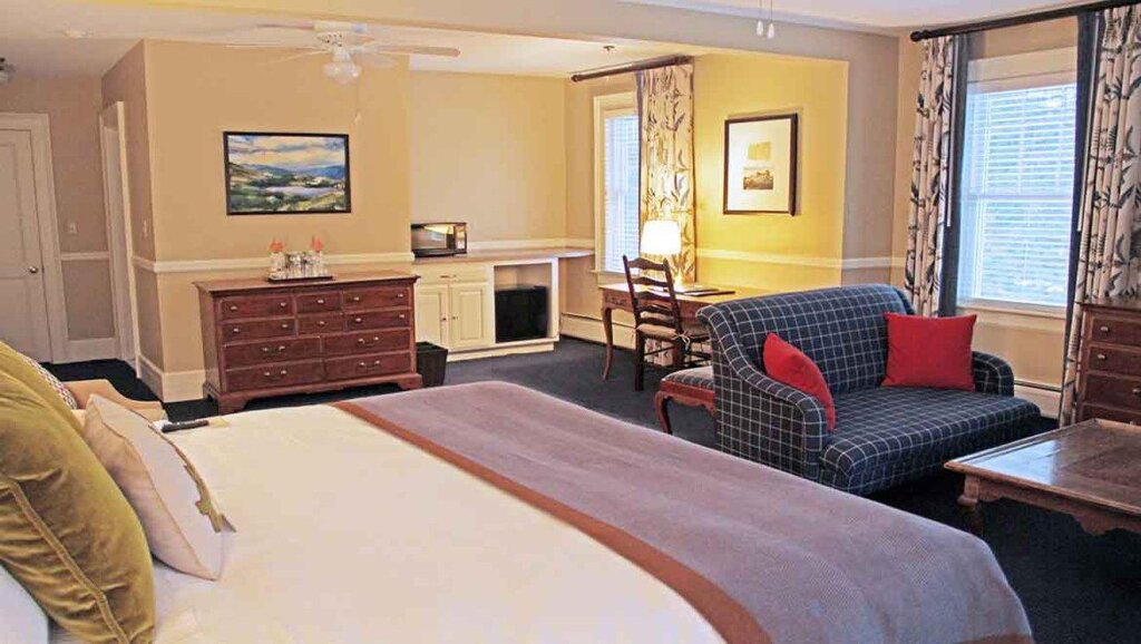 Premier room Omni Bretton Arms Inn at Mount Washington Resort