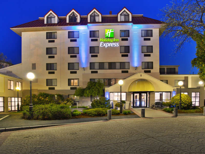 Люкс Holiday Inn Express Boston-Waltham, an IHG Hotel