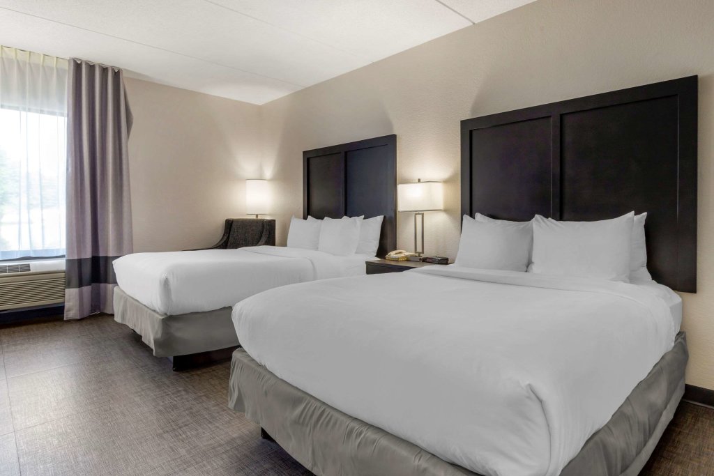 Четырёхместный номер Standard Comfort Inn & Suites Greer - Greenville