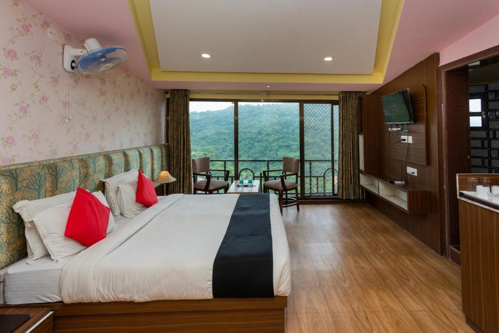 Deluxe room with mountain view Tiger Valley Resort Kumbhalgarh