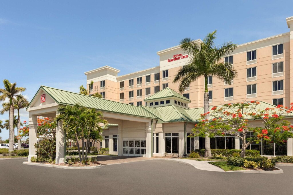 Капсула Hilton Garden Inn Fort Myers Airport/FGCU