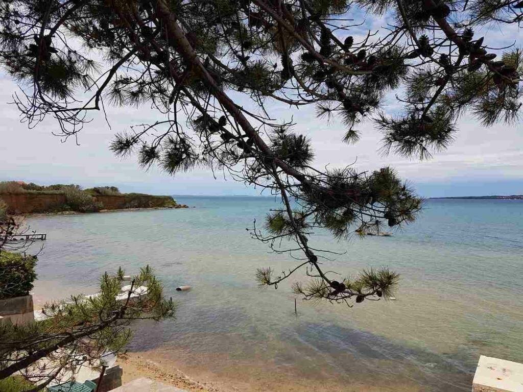 Cottage Beachfront Skoblar Holiday Home with Seaview