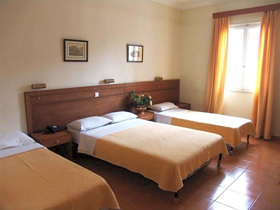 Четырёхместный номер Economy Hotel Rio Athens