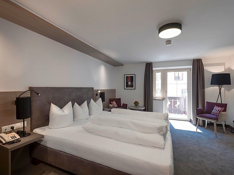 Номер Comfort с балконом Quality Hosts Arlberg - Hotel Goldenes Kreuz B&B