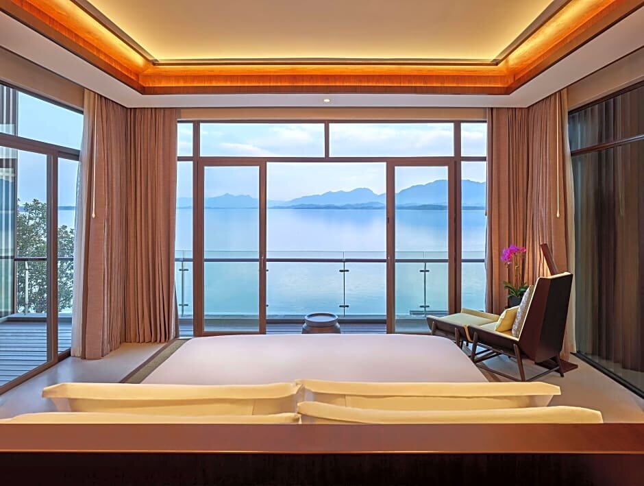 Premium Villa Lushan West Sea Resort, Curio Collection by Hilton