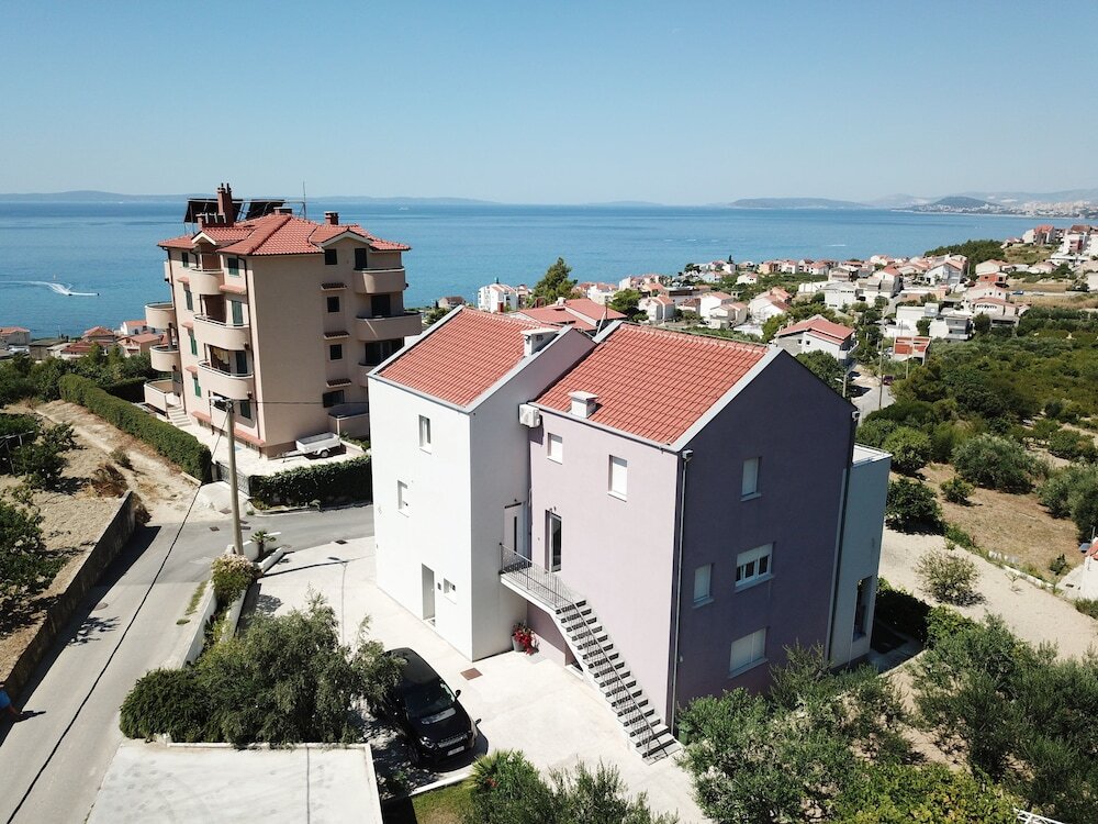 Апартаменты с балконом и с видом на море Villa Lavanda