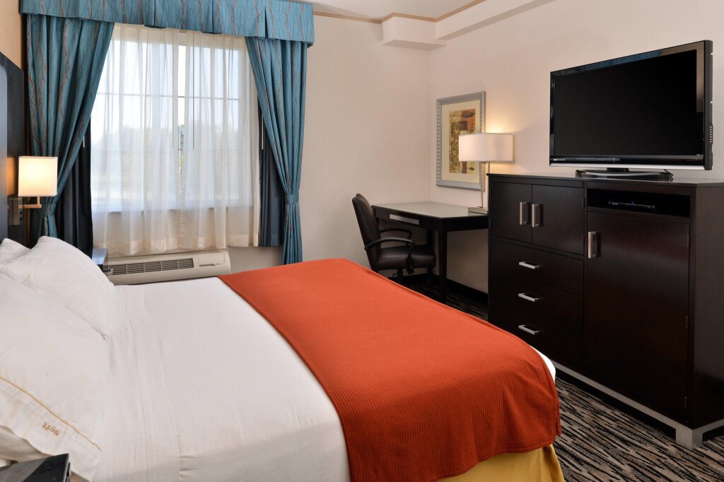 Номер Standard Holiday Inn Express Hotel & Suites Tacoma South - Lakewood, an IHG Hotel