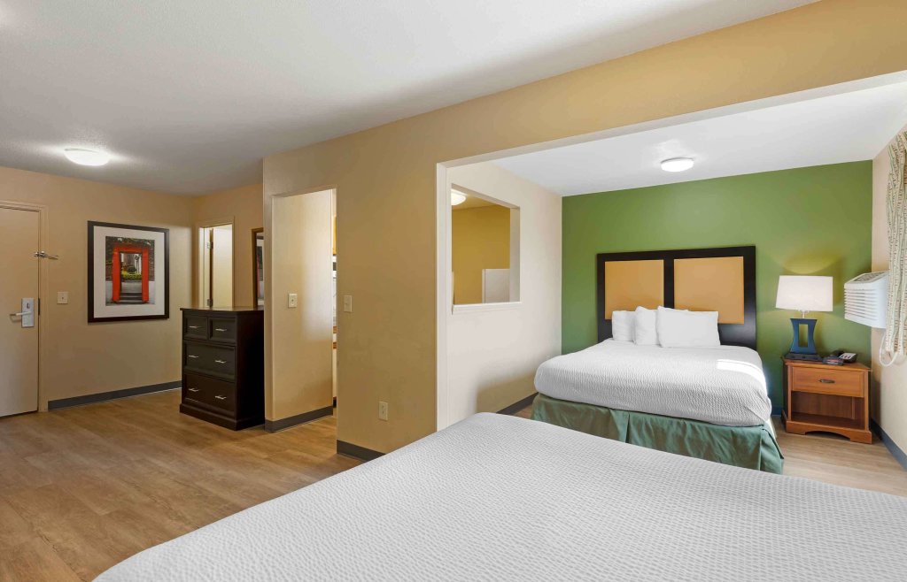 Четырёхместный люкс Extended Stay America Select Suites - St Louis - Westport - Craig Road