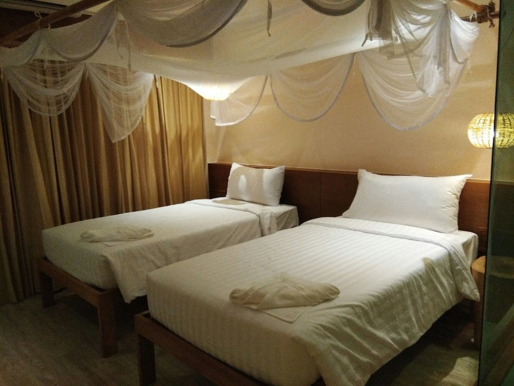Superior Double room with balcony Sealey Resort Koh Larn