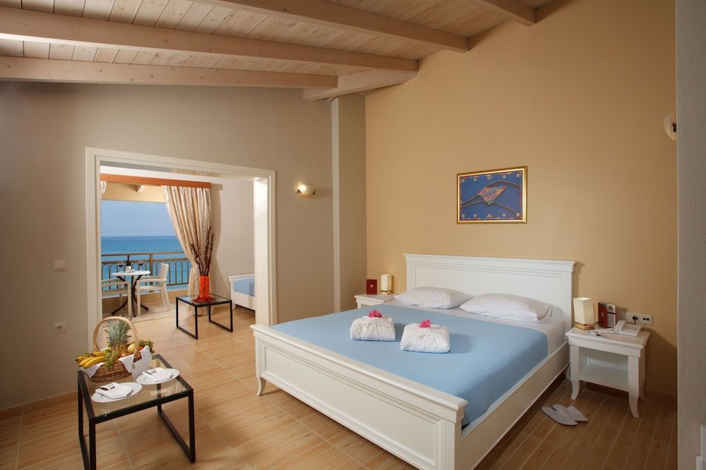 Suite Agelia Beach Hotel