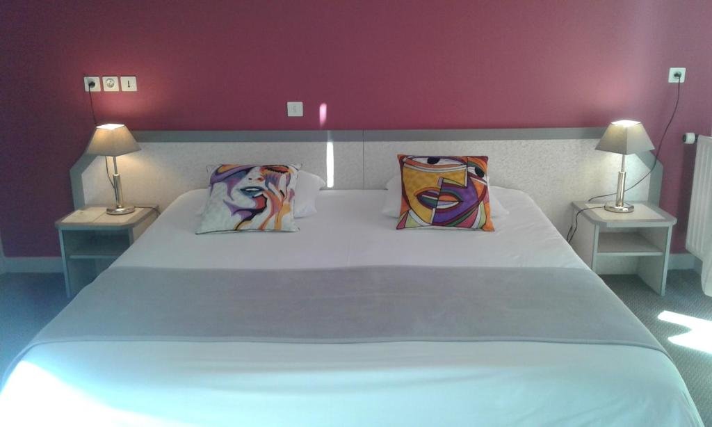 Standard Double room with garden view Hotel Restaurant Le Capricorne
