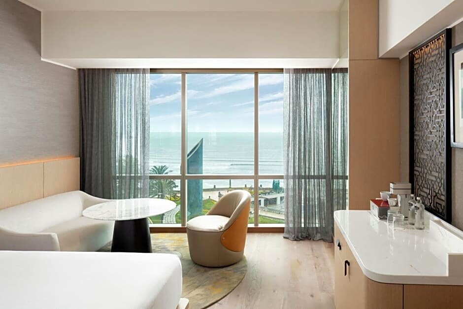 Четырёхместный номер Standard с видом на океан JW Marriott Hotel Lima