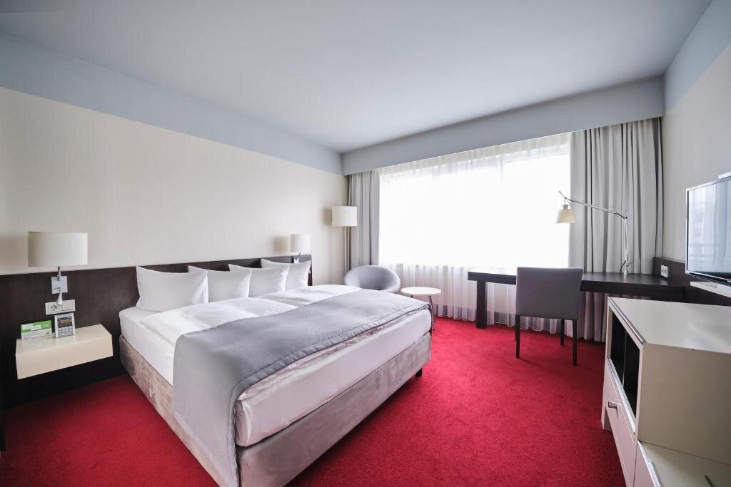 Номер Superior Holiday Inn Berlin Airport - Conference Centre, an IHG Hotel