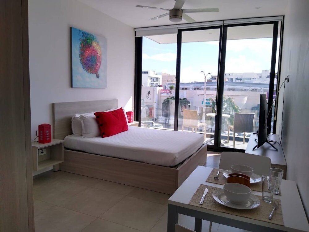 1 Bedroom Standard room with balcony and with city view Studio Close to 5th Av w Amazing Roof Pool View, Gym, Spa and More