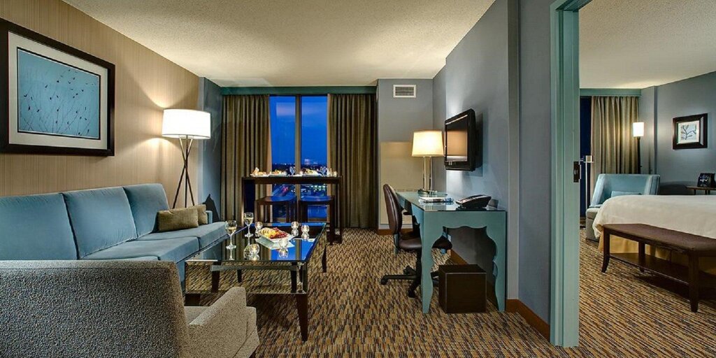 Suite junior doble Crowne Plaza Chicago Ohare Hotel & Conf Ctr, and IHG Hotel