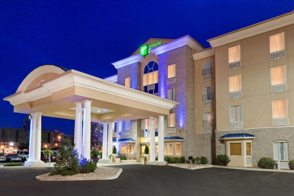 Номер Standard Holiday Inn Express & Suites Saskatoon, an IHG Hotel