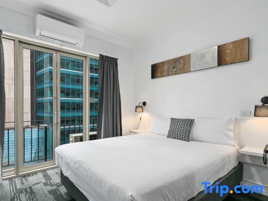 Двухместный люкс Deluxe с балконом Comfort Hotel Melbourne Central