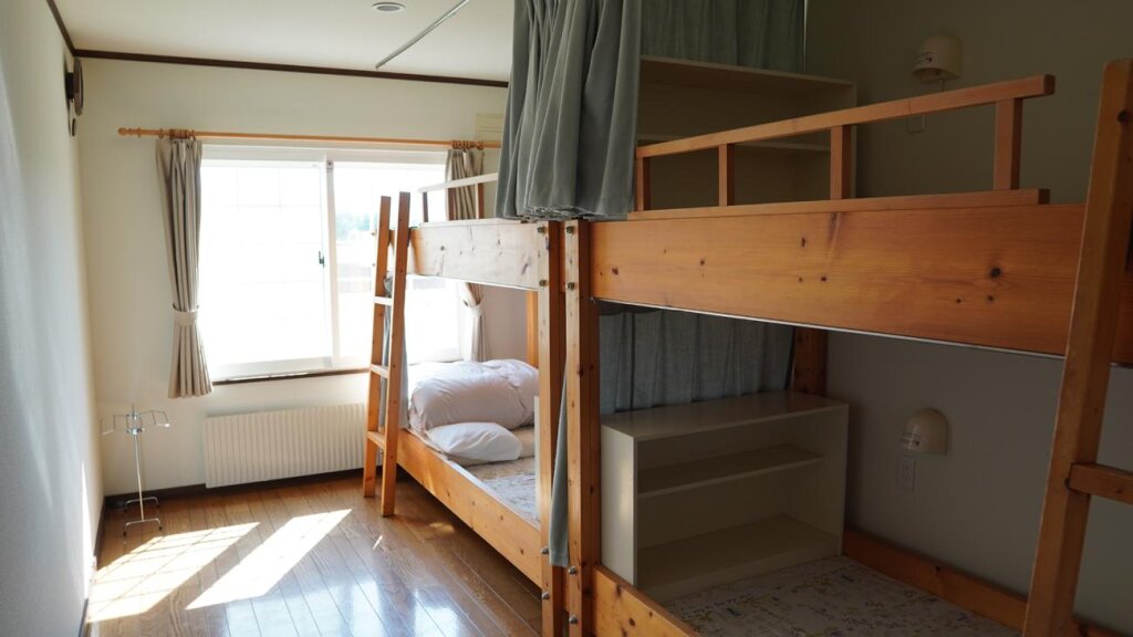 Кровать в общем номере (женский номер) Kiyosato IHATOV Hostel