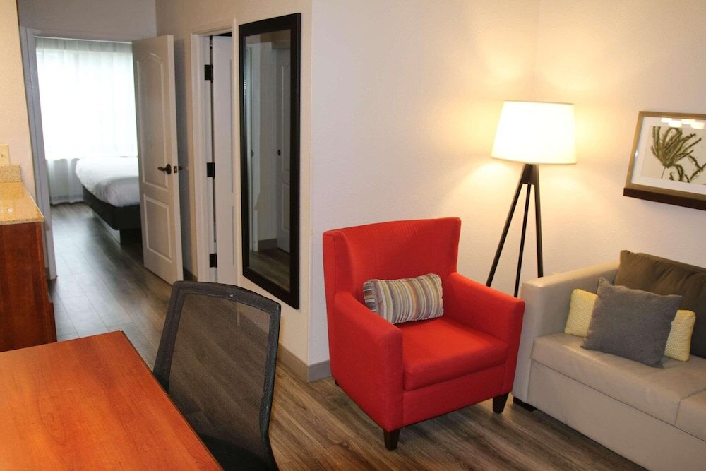 Одноместный люкс c 1 комнатой Country Inn & Suites by Radisson, Wilson, NC