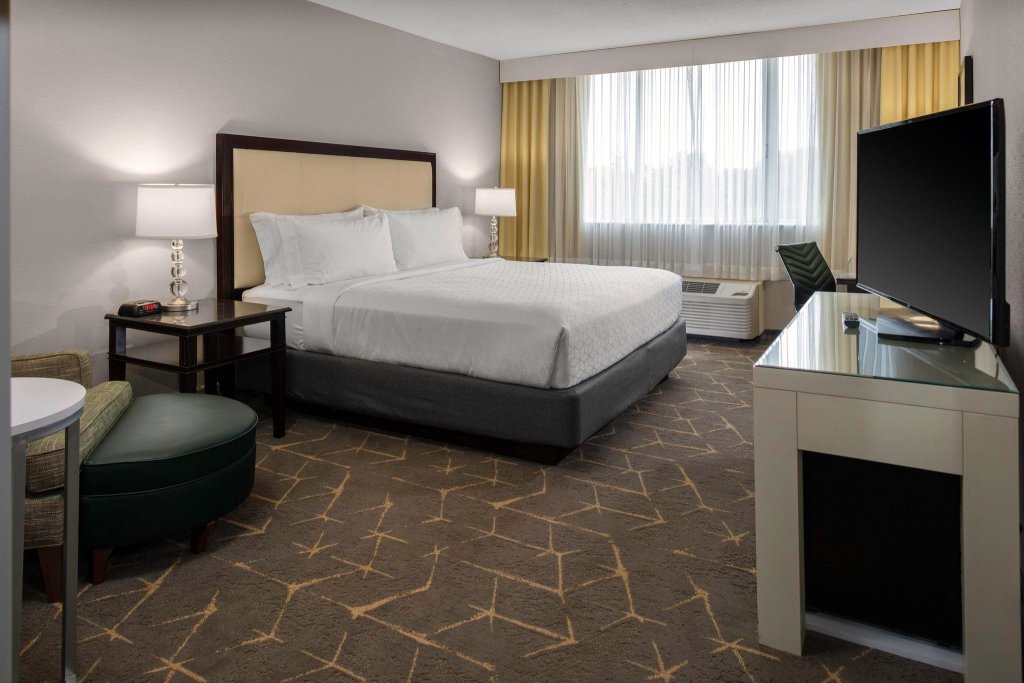 Номер Standard Holiday Inn & Suites Marlborough, an IHG Hotel
























Забронировать прямо сейчас