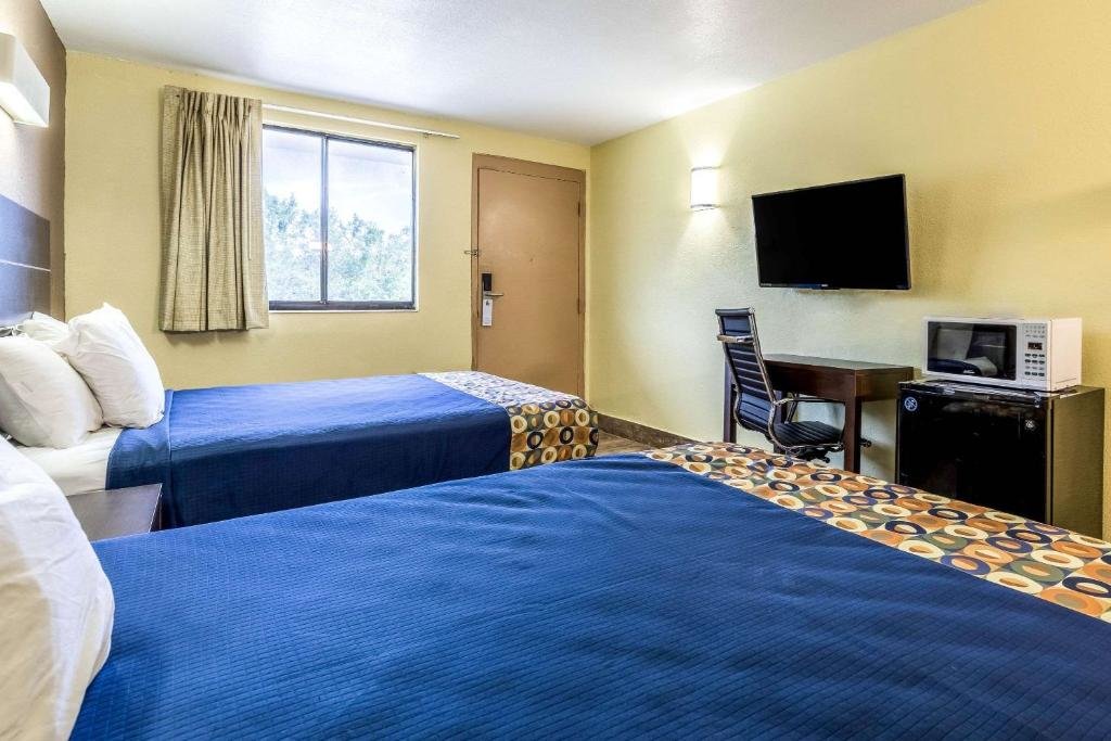 Standard Doppel Zimmer Rodeway Inn Tampa Fairgrounds-Casino