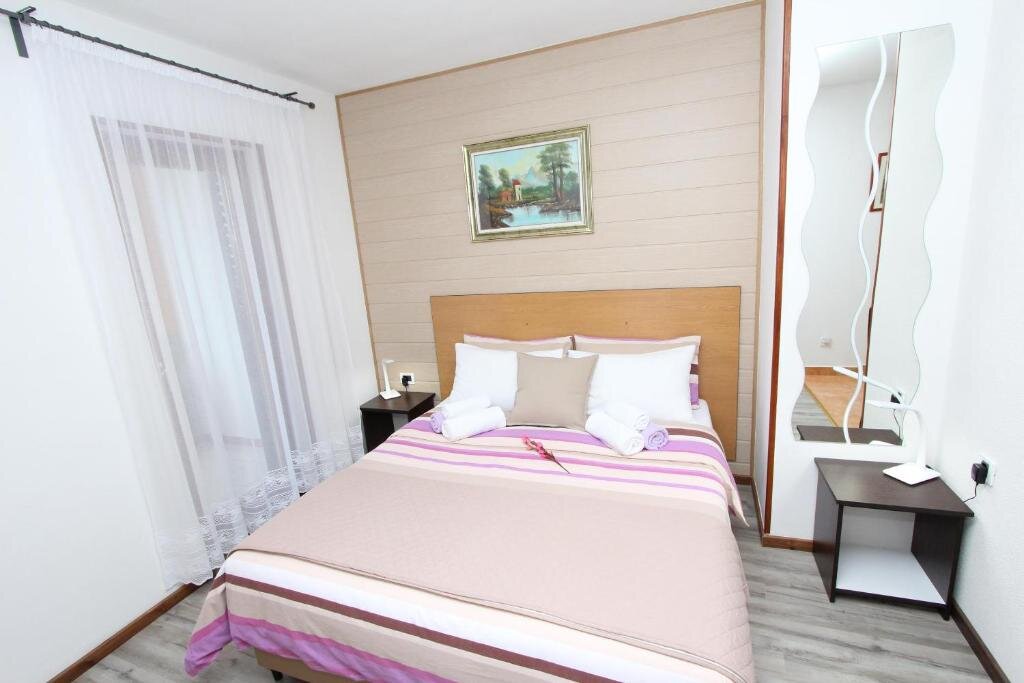 Standard double chambre avec balcon Rooms and Apartment Matosevic