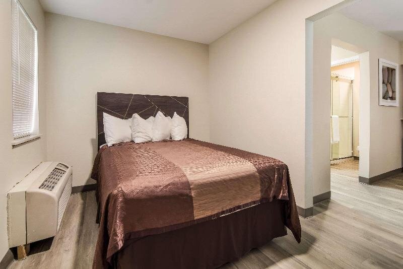 Двухместный люкс Quality Inn & Suites Dallas-Cityplace