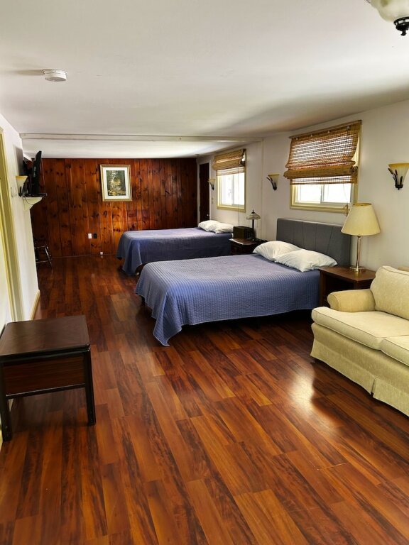 Standard Vierer Zimmer Saratoga Garden Motel