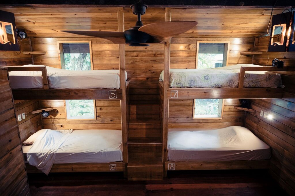 Кровать в общем номере Palmar Beach Lodge